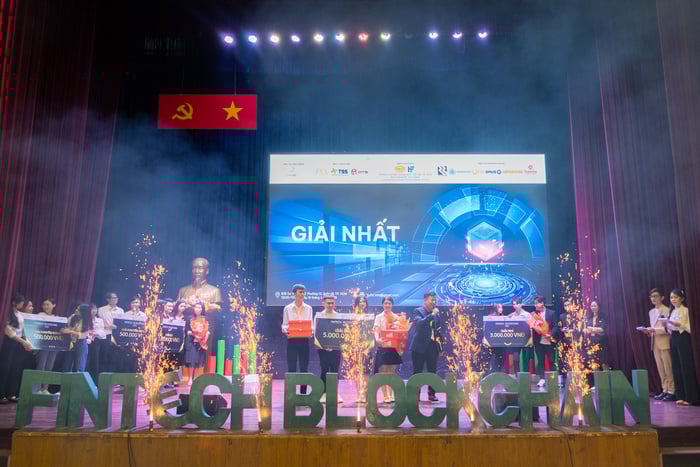 Cuộc thi Fintech - Blockchain 2023 mùa 2: Từ 200 thí sinh đến 5 đội xuất sắc nhất