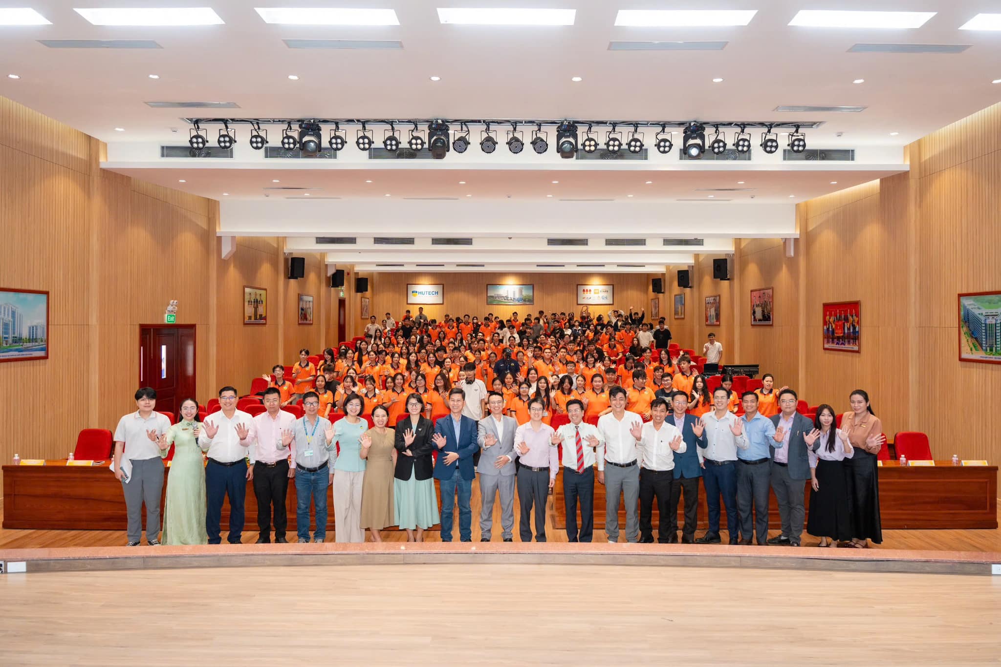 Hội thảo “Kỷ nguyên tài chính số an toàn – minh bạch” & Phát động Cuộc thi Liên trường Fintech – Blockchain Hackathon lần thứ V